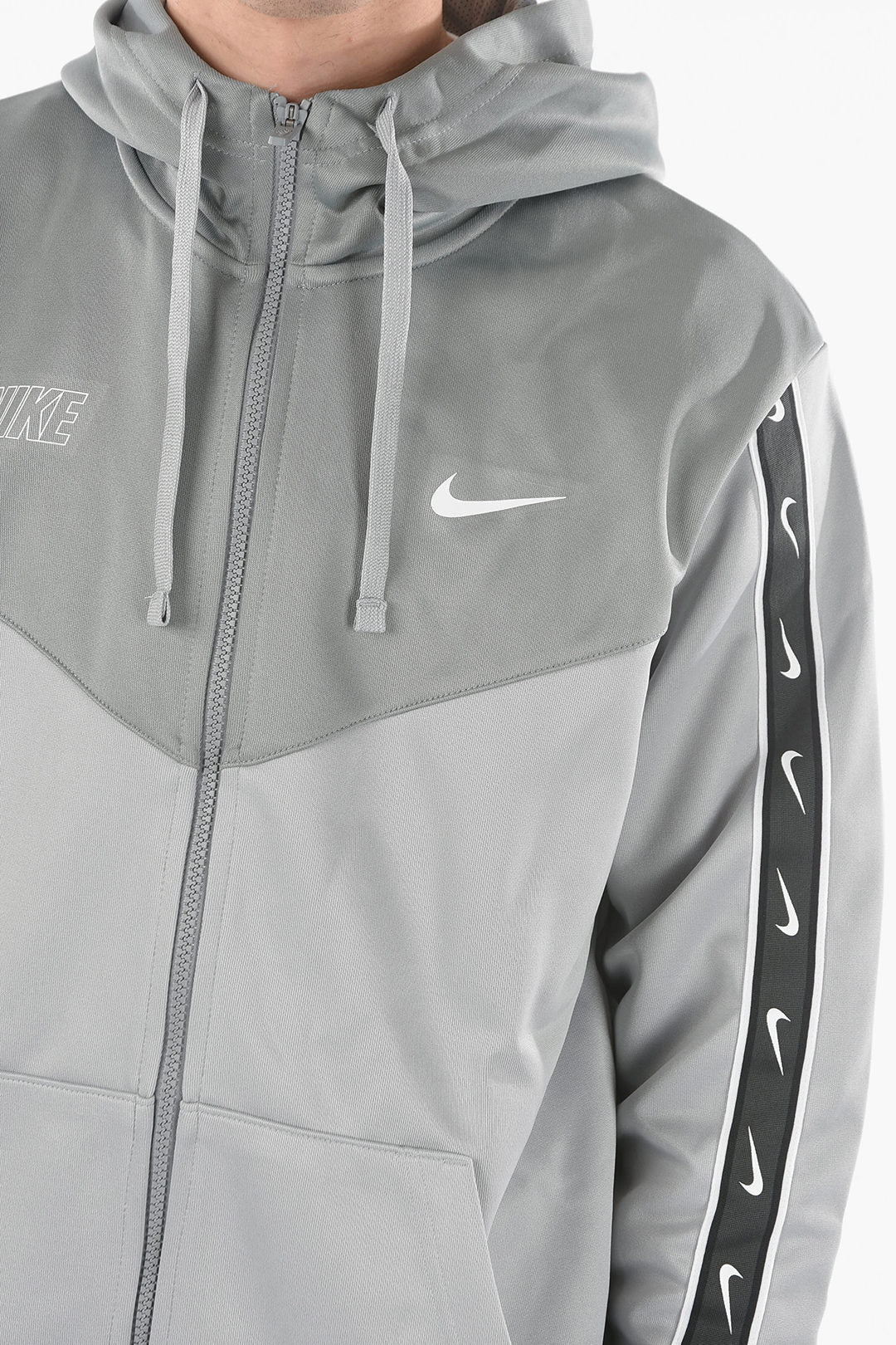 Nike Logoed Side Band Sweatshirt with Zip Closure