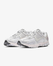 Men's Zoom Vomero 5 Sneaker In Vast Grey/black-Sail