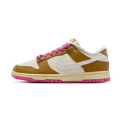 WOMENS NIKE DUNK LOW SE-BRONZINE/COCONUT MILK-FD8683-700