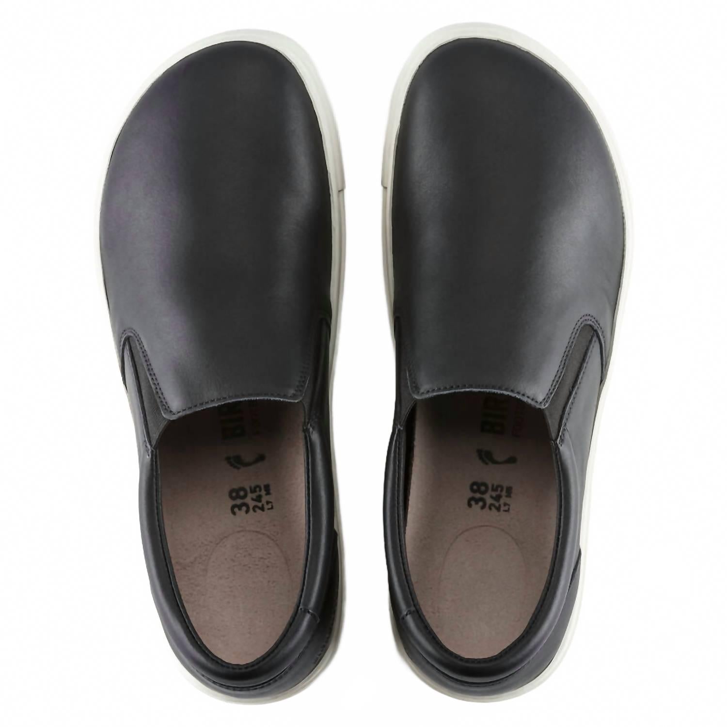 Women's Oswego Slip-On Shoe In Black