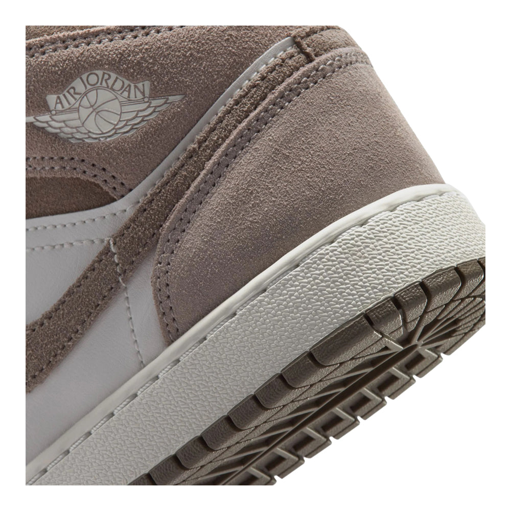 Air Jordan 1 Mid Big Kids' Sneakers