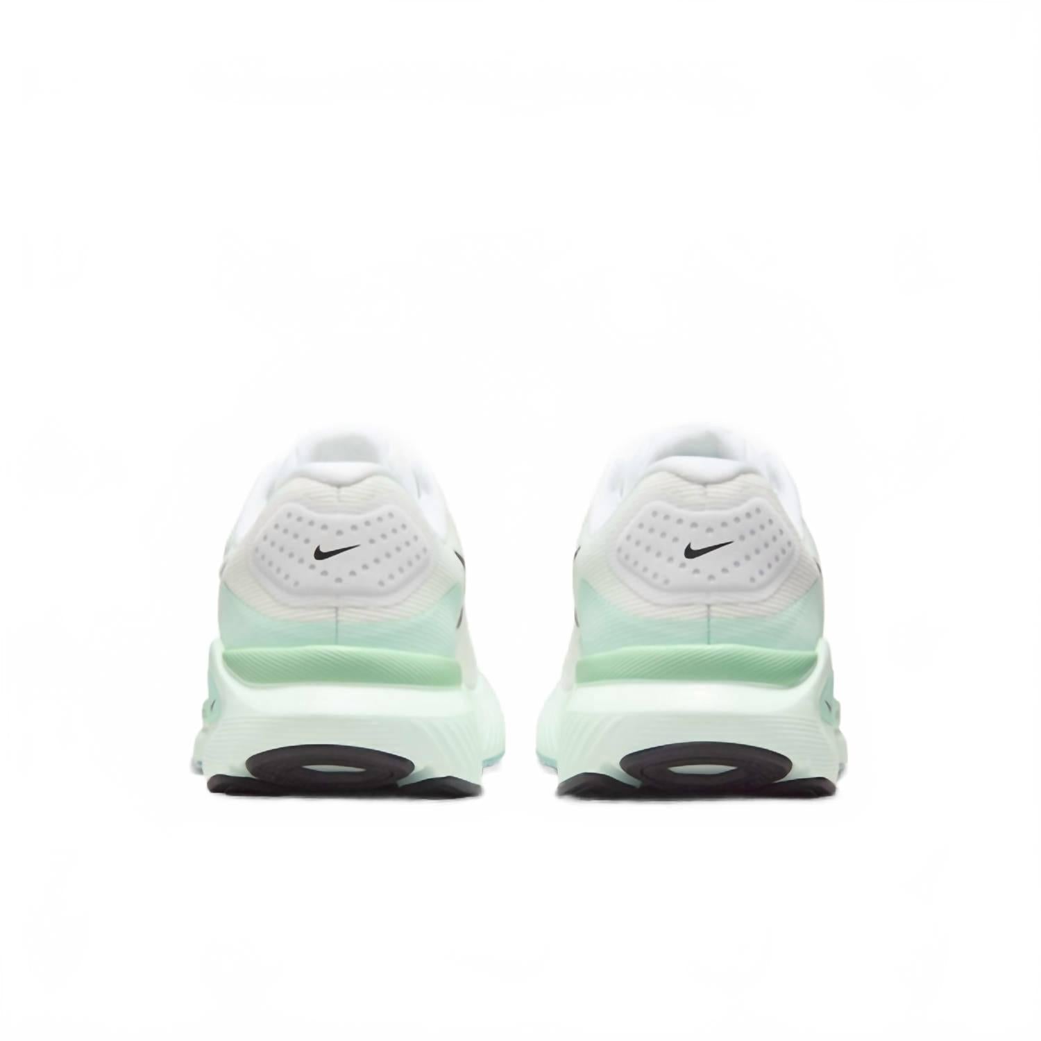 Women's Structure 26 Running Shoes In White/barely Green/mint Foam/black
