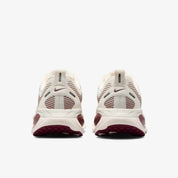Women's Vomero 18 Road Running Shoes In Pale Ivory/red Sepia/silt Red/dark Team Red