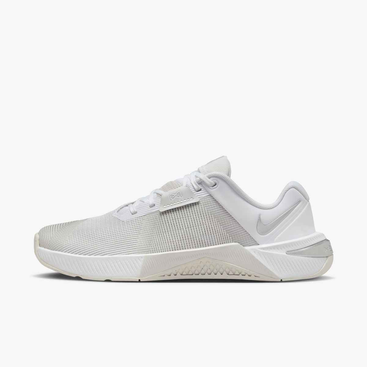 Women's Metcon 10 (100 - White/Metallic Silver-Platinum Tint)