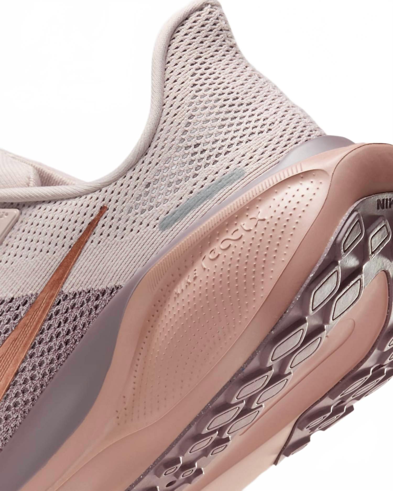 Women's Air Zoom Pegasus 41 Sneaker In 604