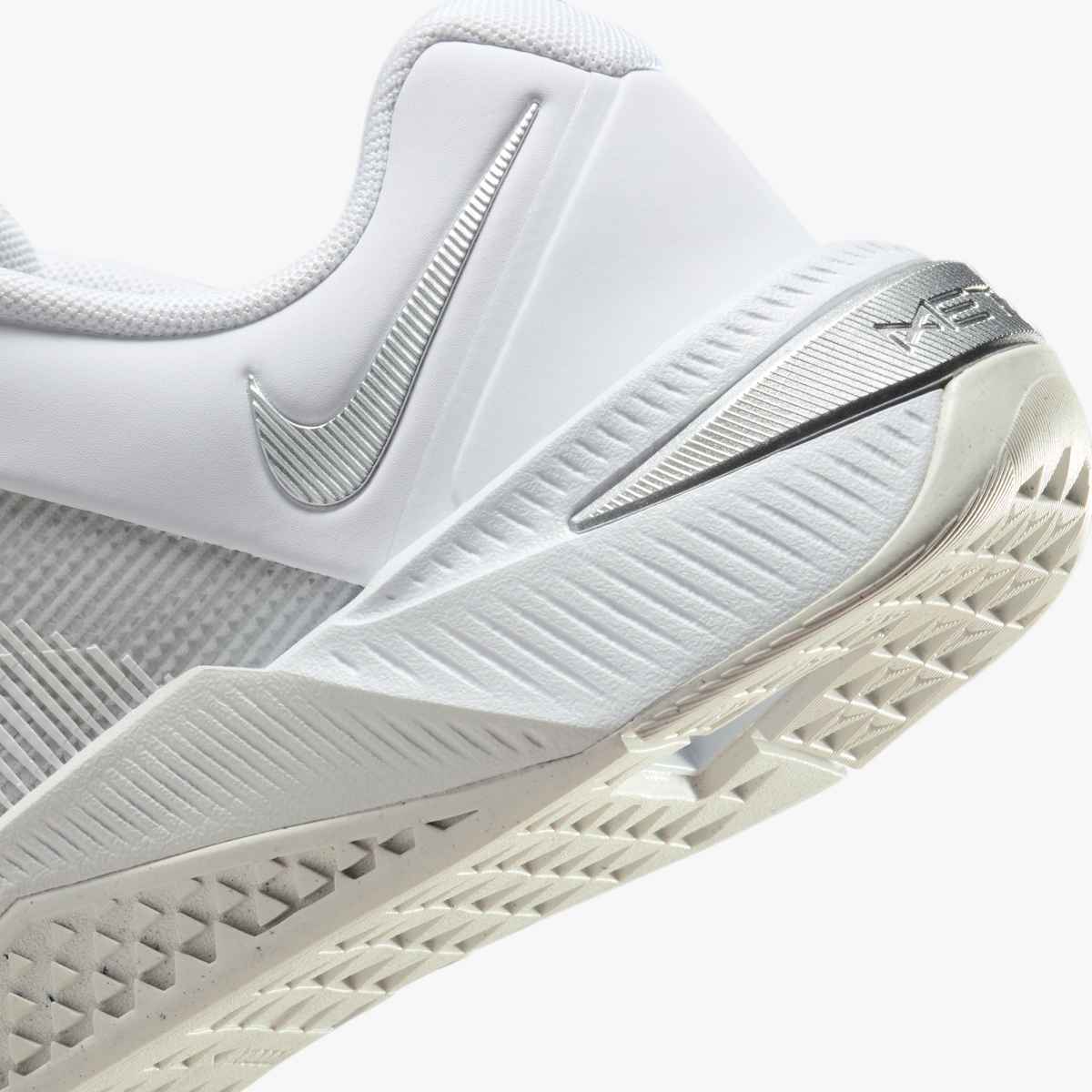 Women's Metcon 10 (100 - White/Metallic Silver-Platinum Tint)