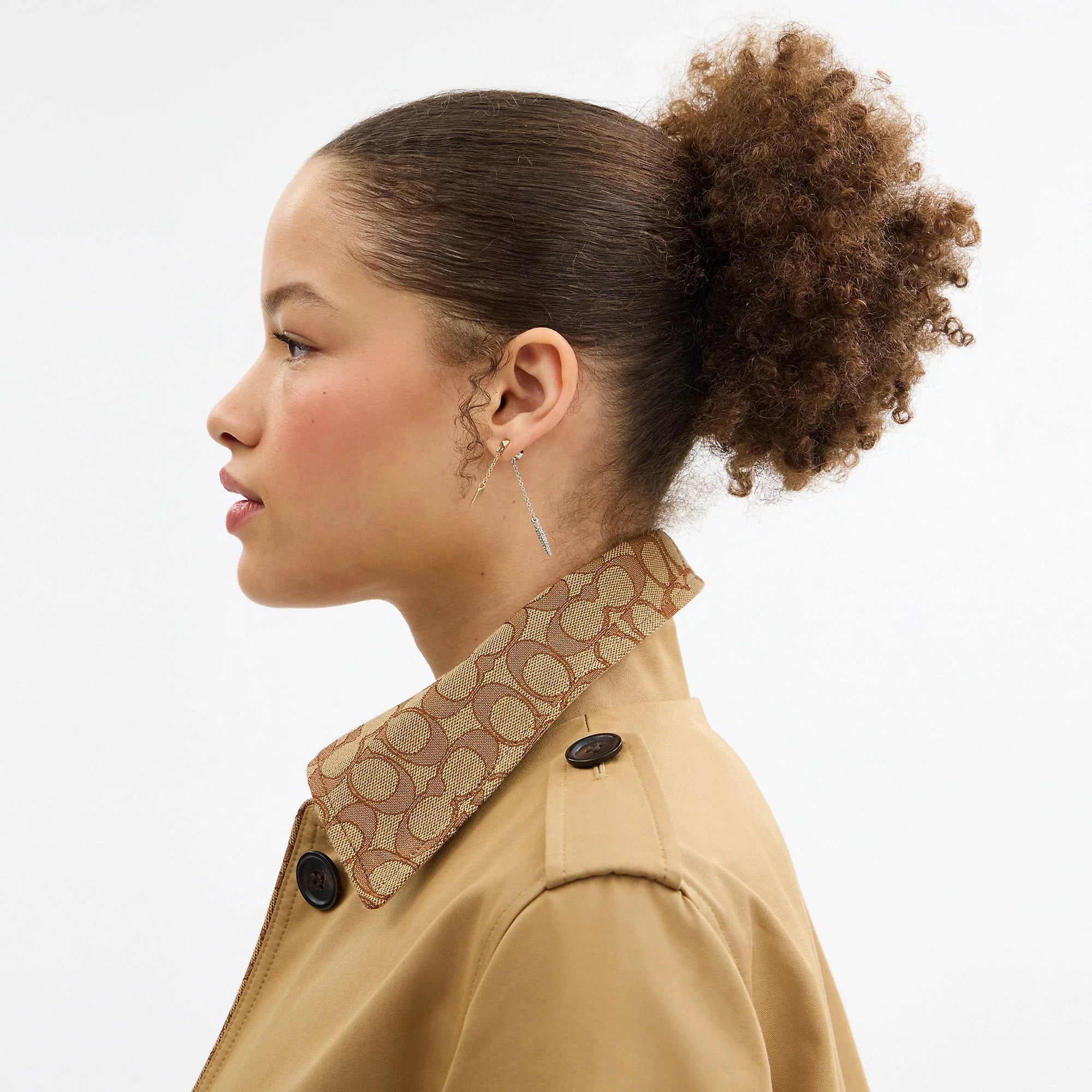 Coach Outlet Trench With Signature Piping