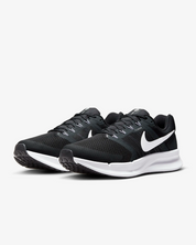 Men's Nike Run Swift 3 DR2695-002 Sneaker Black White Lace Up Road Running Shoes