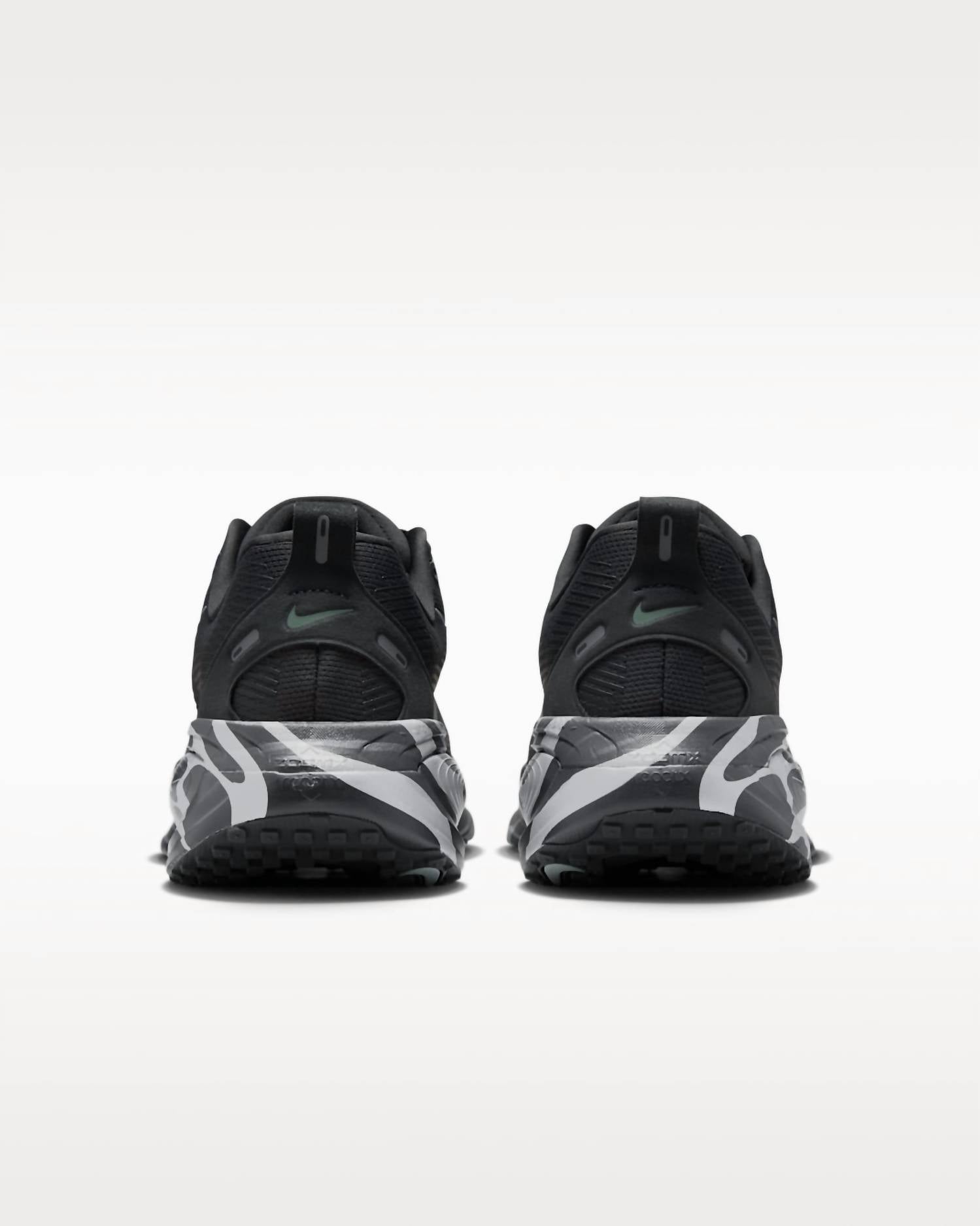 Men's Vomero 18 Road Running Shoes In Anthracite Cannon Metallic Silver Reflect Silver