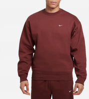 Solo Swoosh Fleece Crew Sweatshirt In Burgundy Crush/burgundy Crush/white