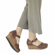Women Mary Ring Buckle Sandal In Cognac