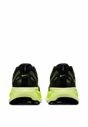 Women's Vomero 18 Sneakers In Black Volt