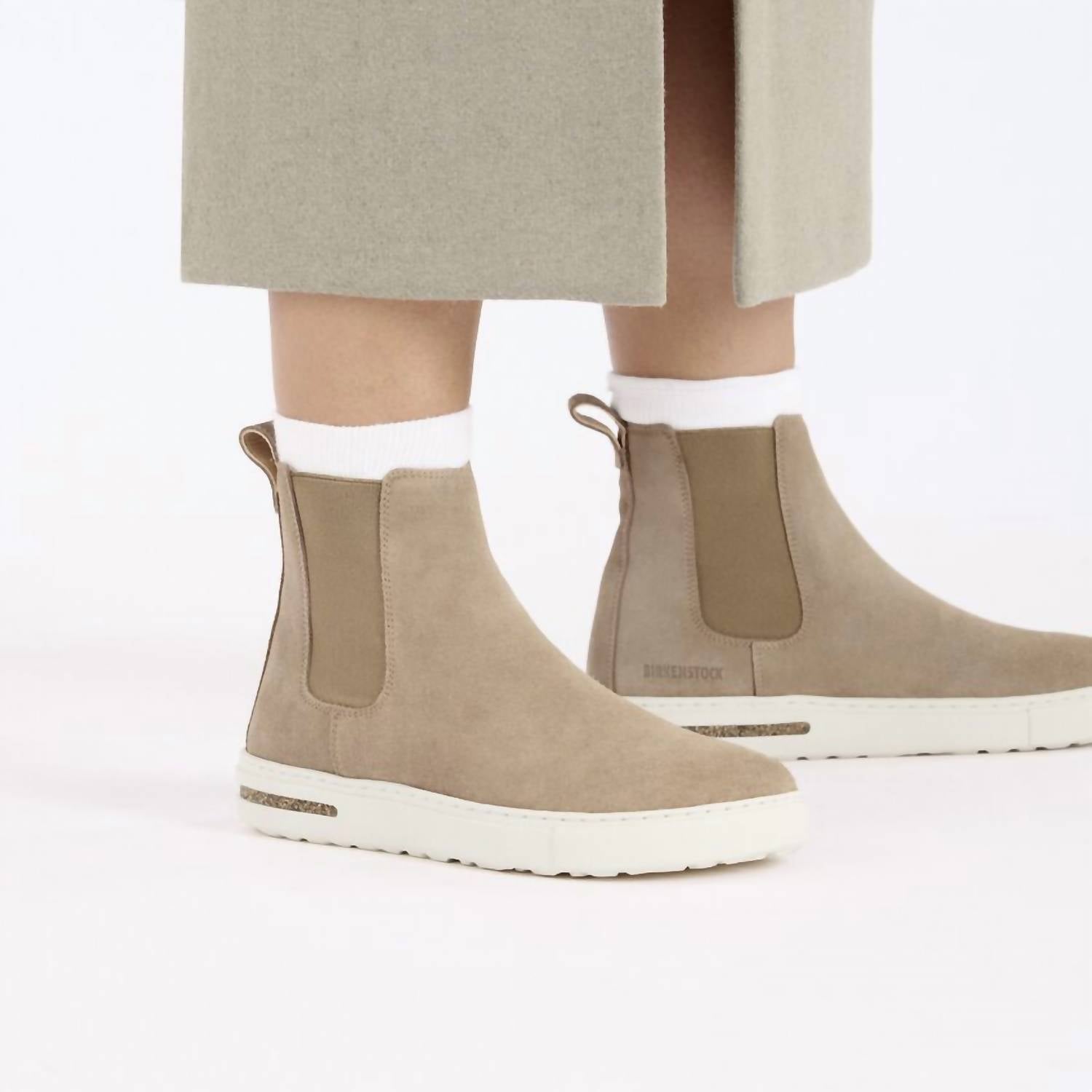 Women's Bend Chelsea Boot In Taupe