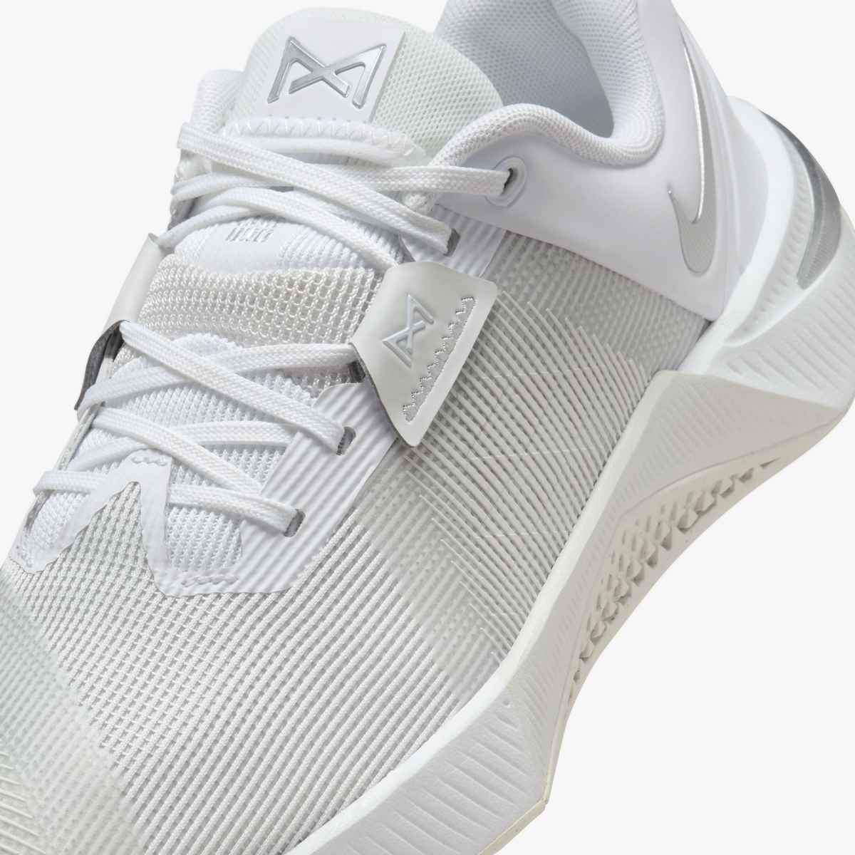 Women's Metcon 10 (100 - White/Metallic Silver-Platinum Tint)