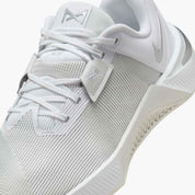 Women's Metcon 10 (100 - White/Metallic Silver-Platinum Tint)