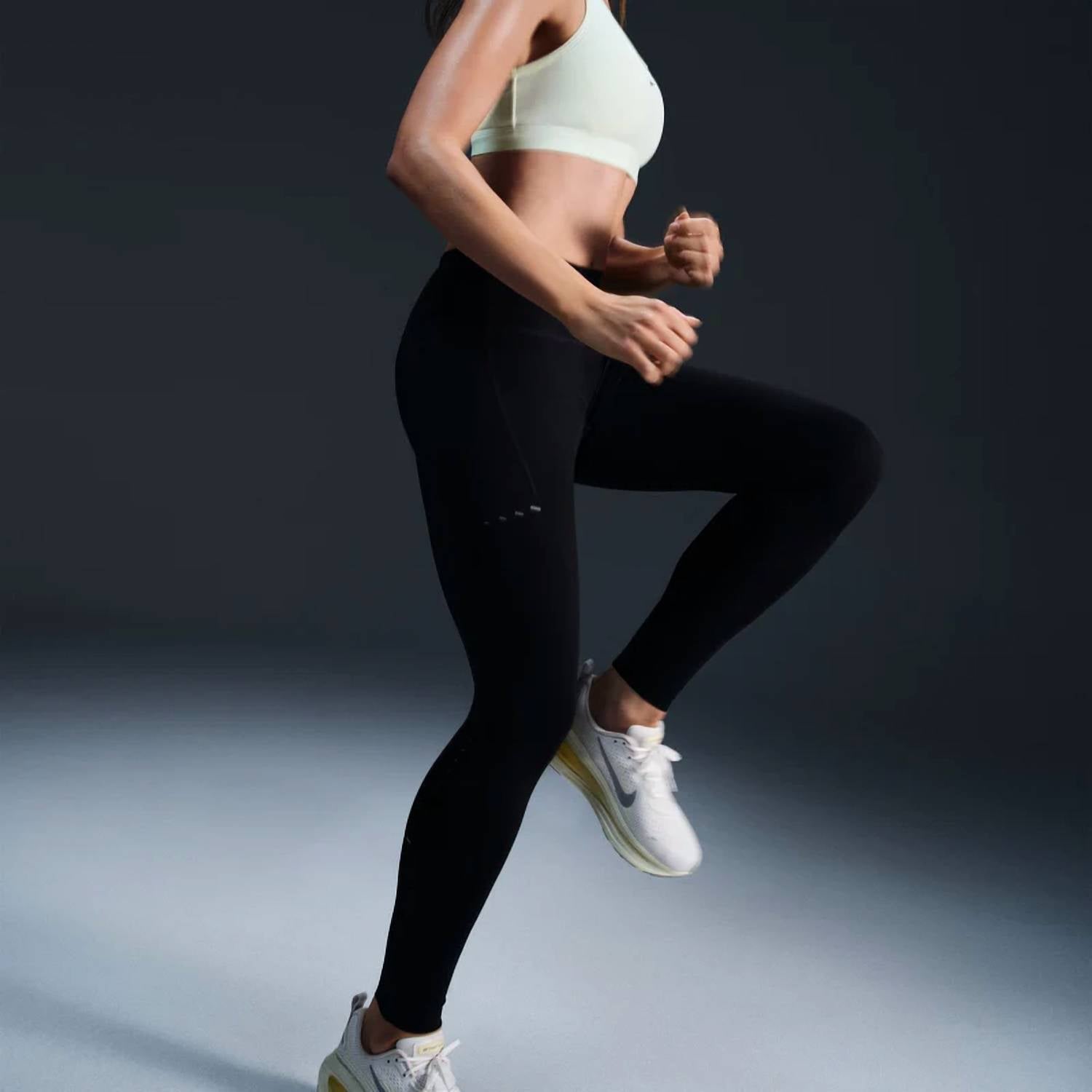 Swift High Waisted 7/8 Running Leggings With Pockets In Black