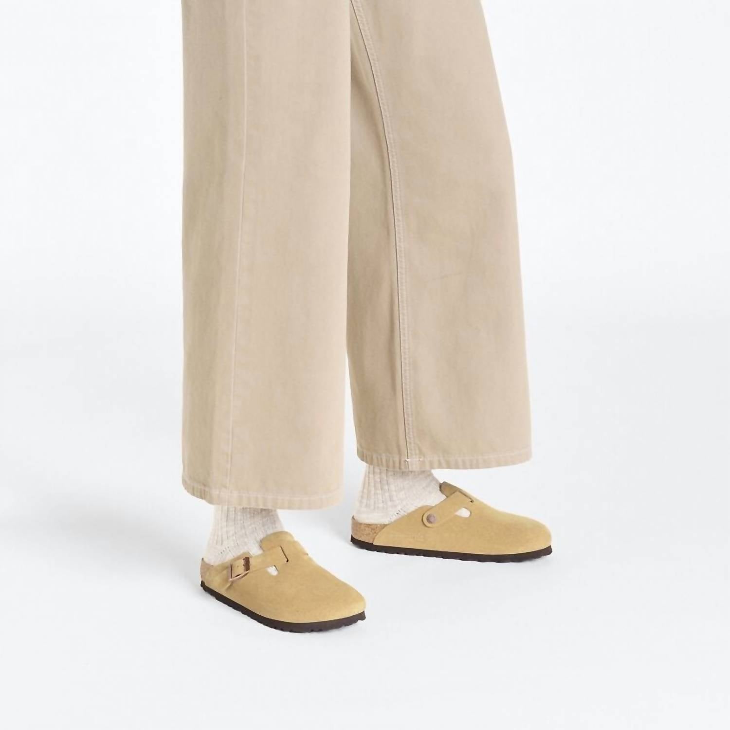Women Boston Suede Leather Clog In Cream