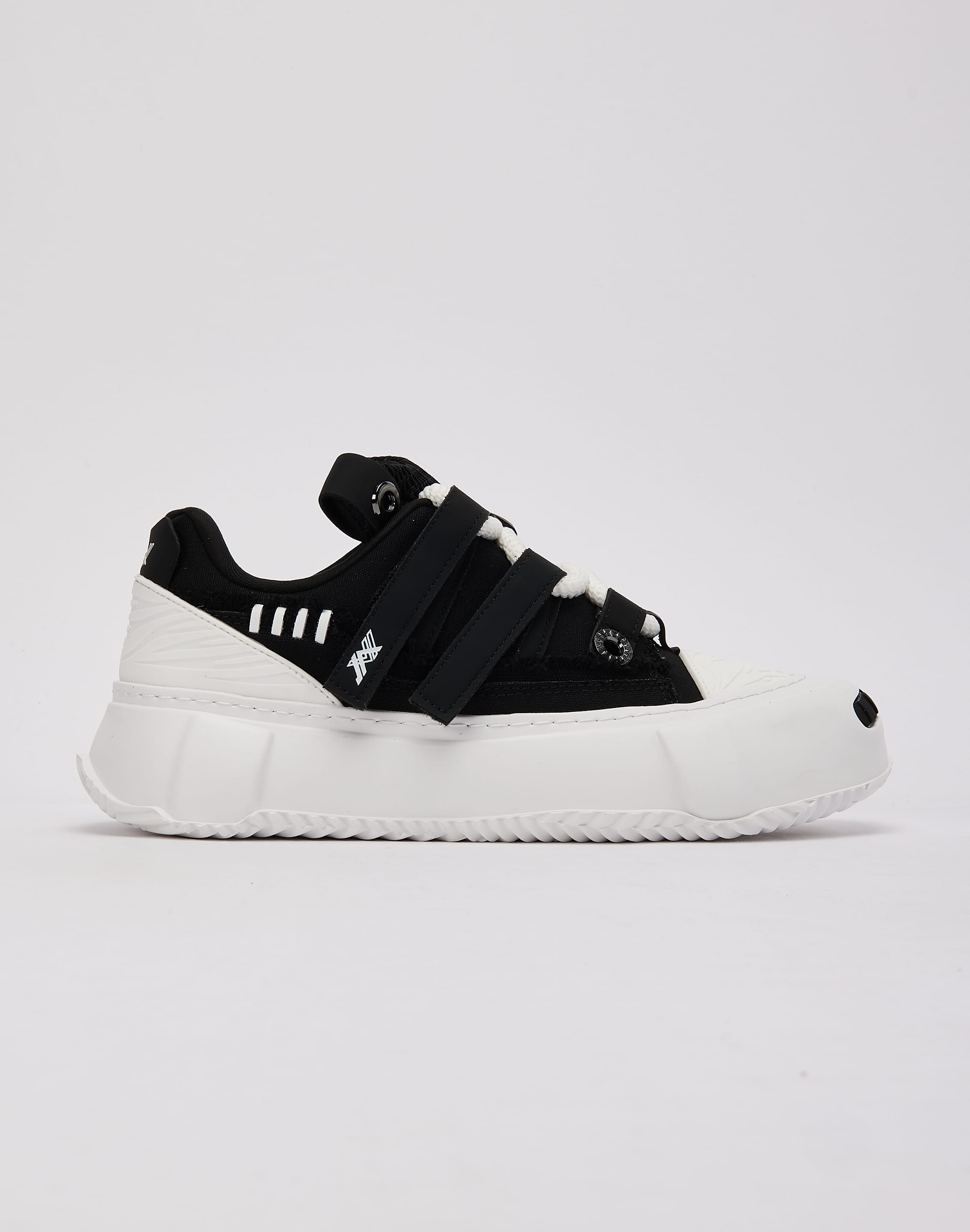 javi_elect_20black_20white_M080.jpg