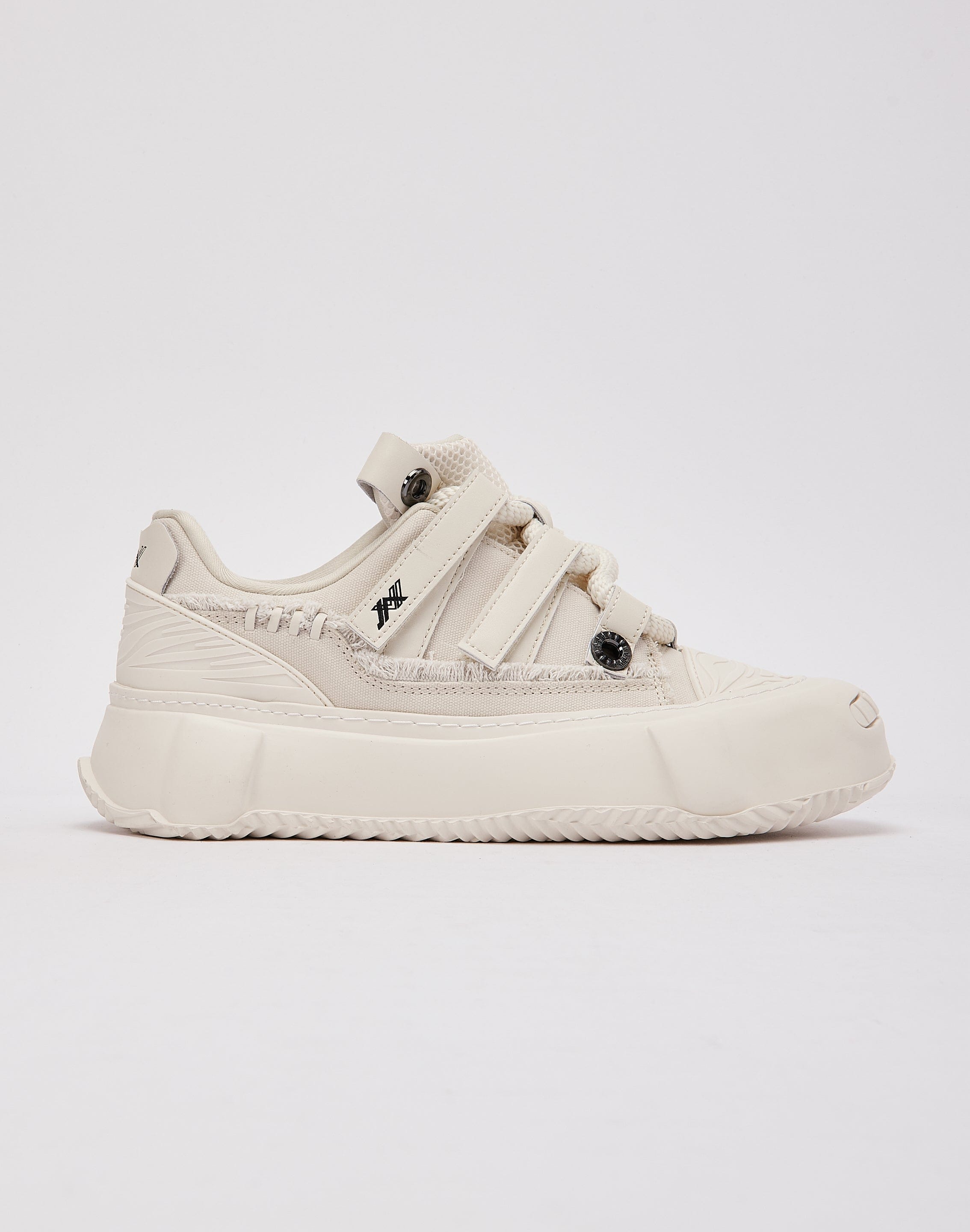 javi_elect_20off_20white_M090.jpg