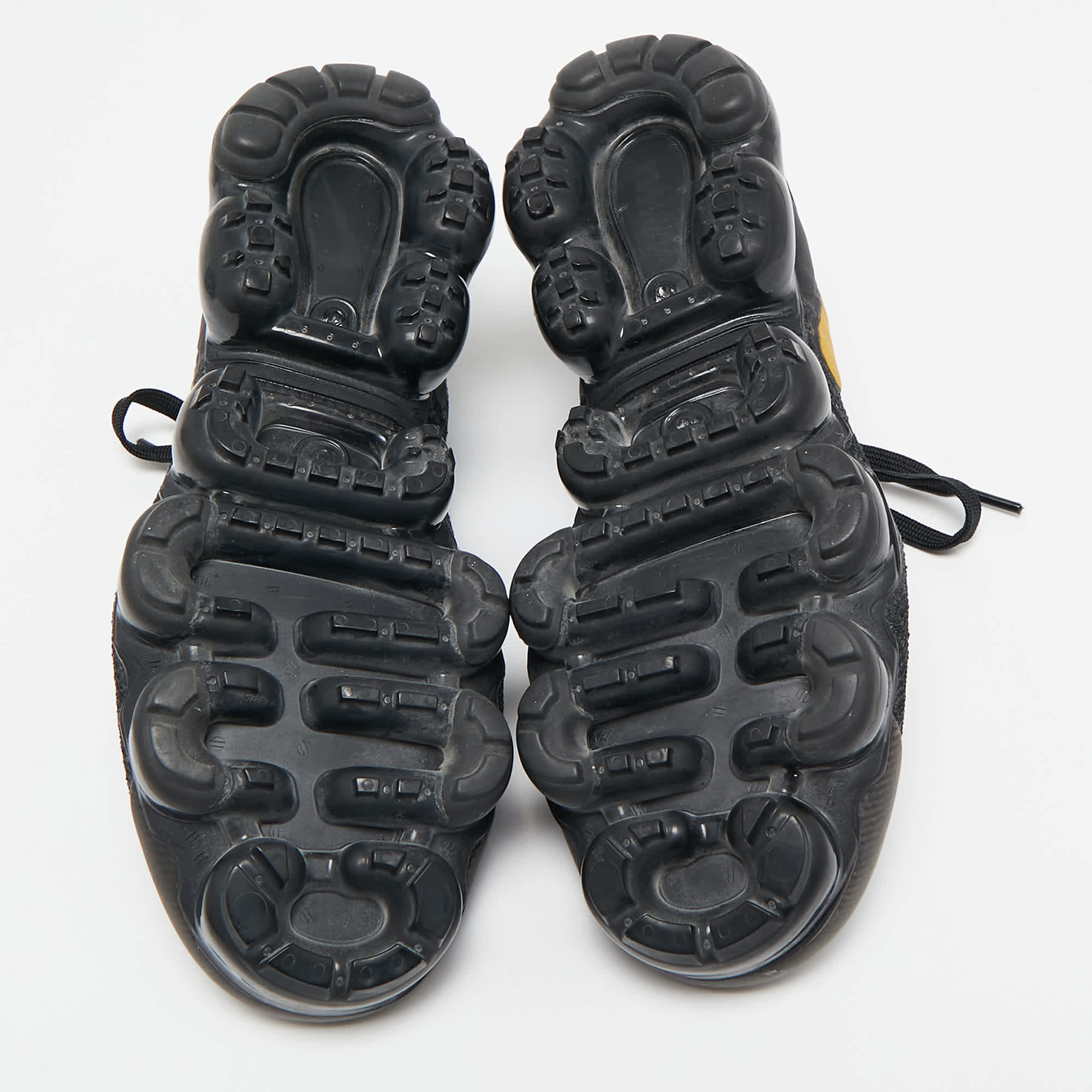 Nike Black Knit Fabric Vapormax Lace Up Sneakers
