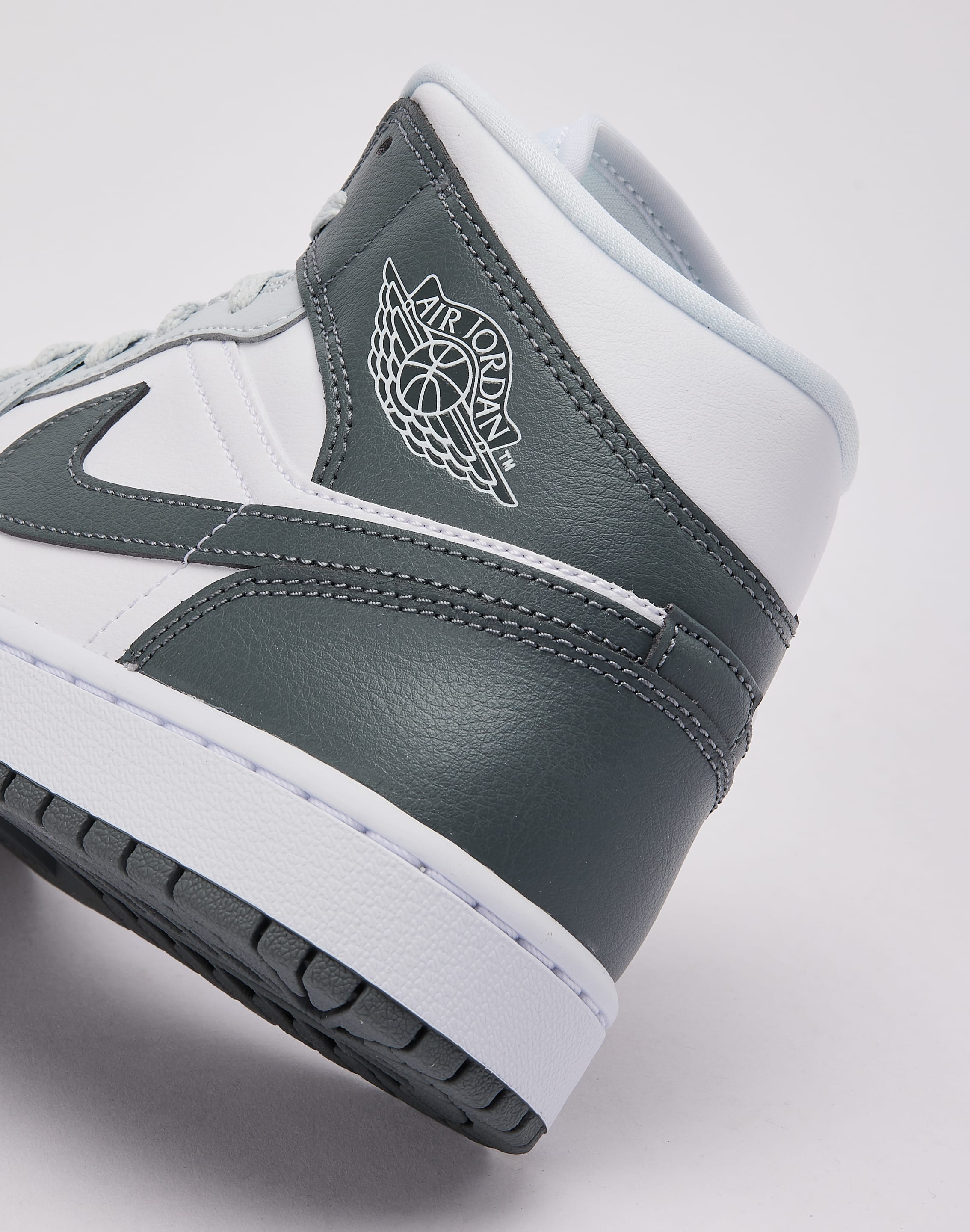 Jordan Air Jordan 1 Mid