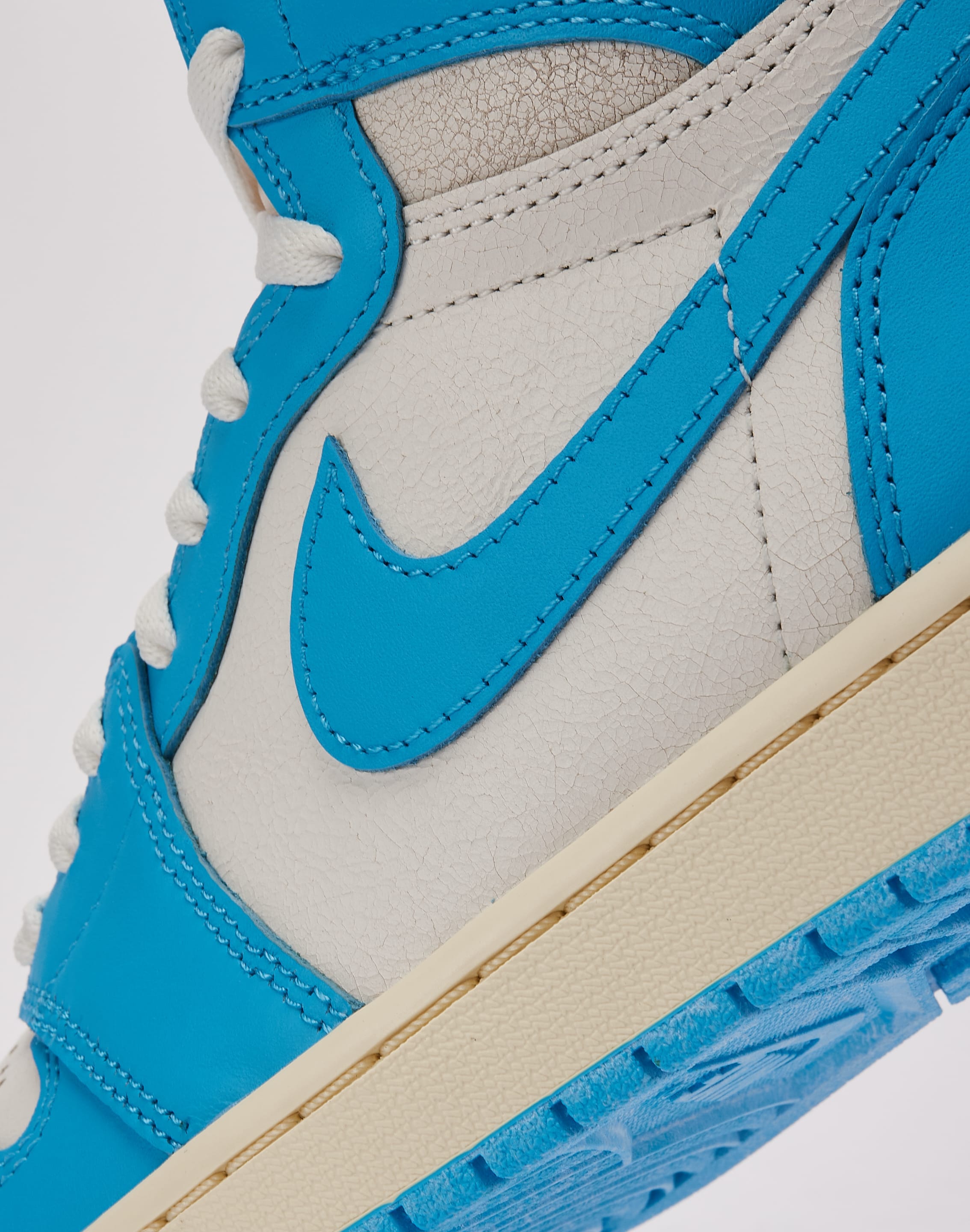 Jordan Air Jordan 1 Retro High OG 'UNC Reimagined'