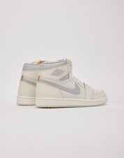Jordan Air Jordan 1 Retro High OG 'Sail and University Red'
