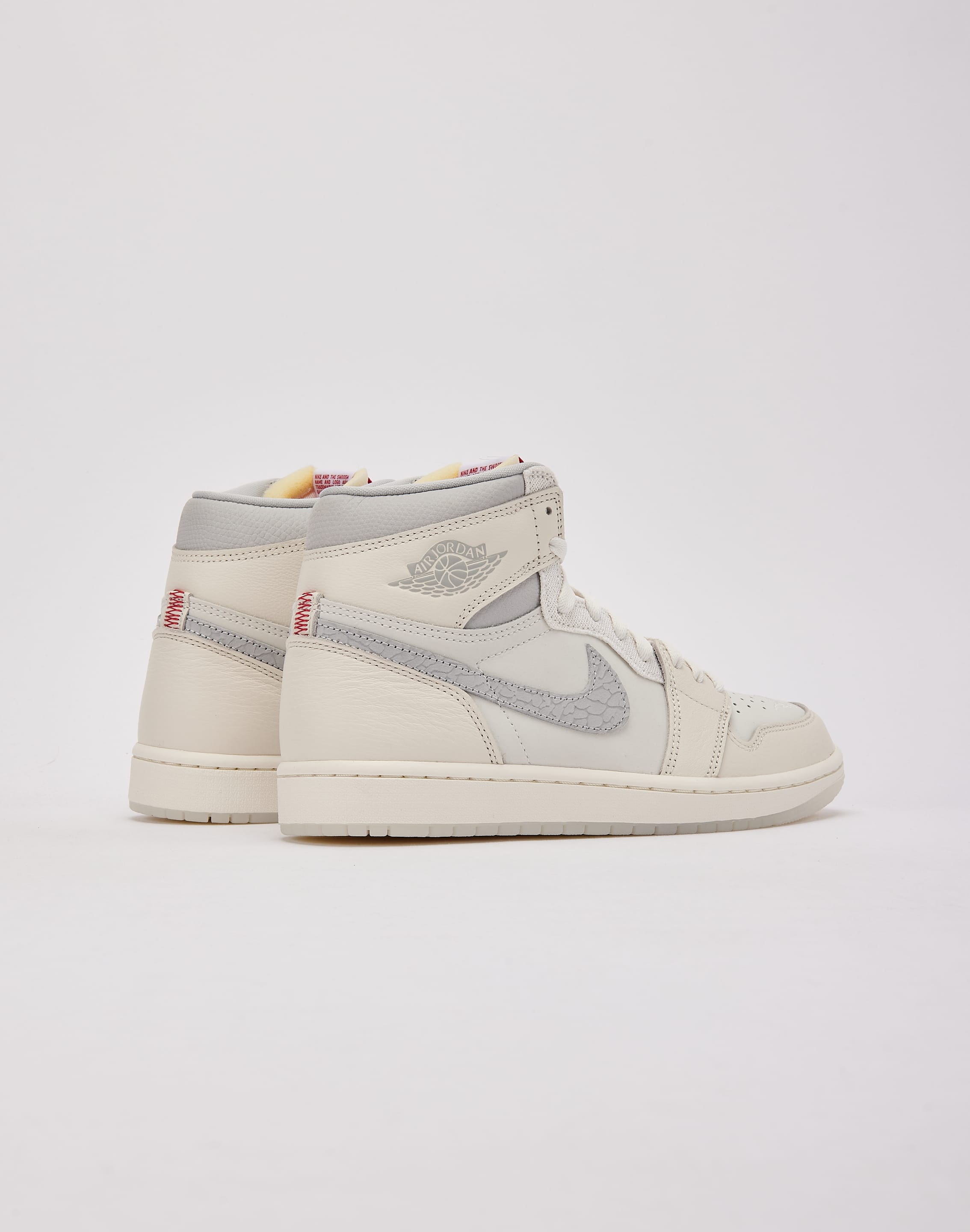 Jordan Air Jordan 1 Retro High OG 'Sail and University Red'