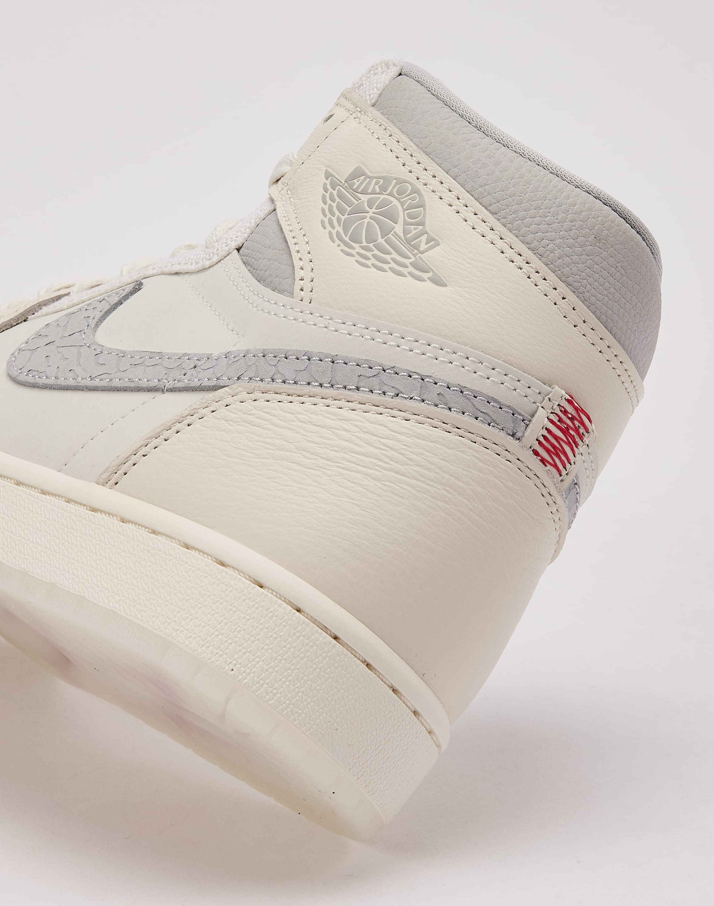 Jordan Air Jordan 1 Retro High OG 'Sail and University Red'