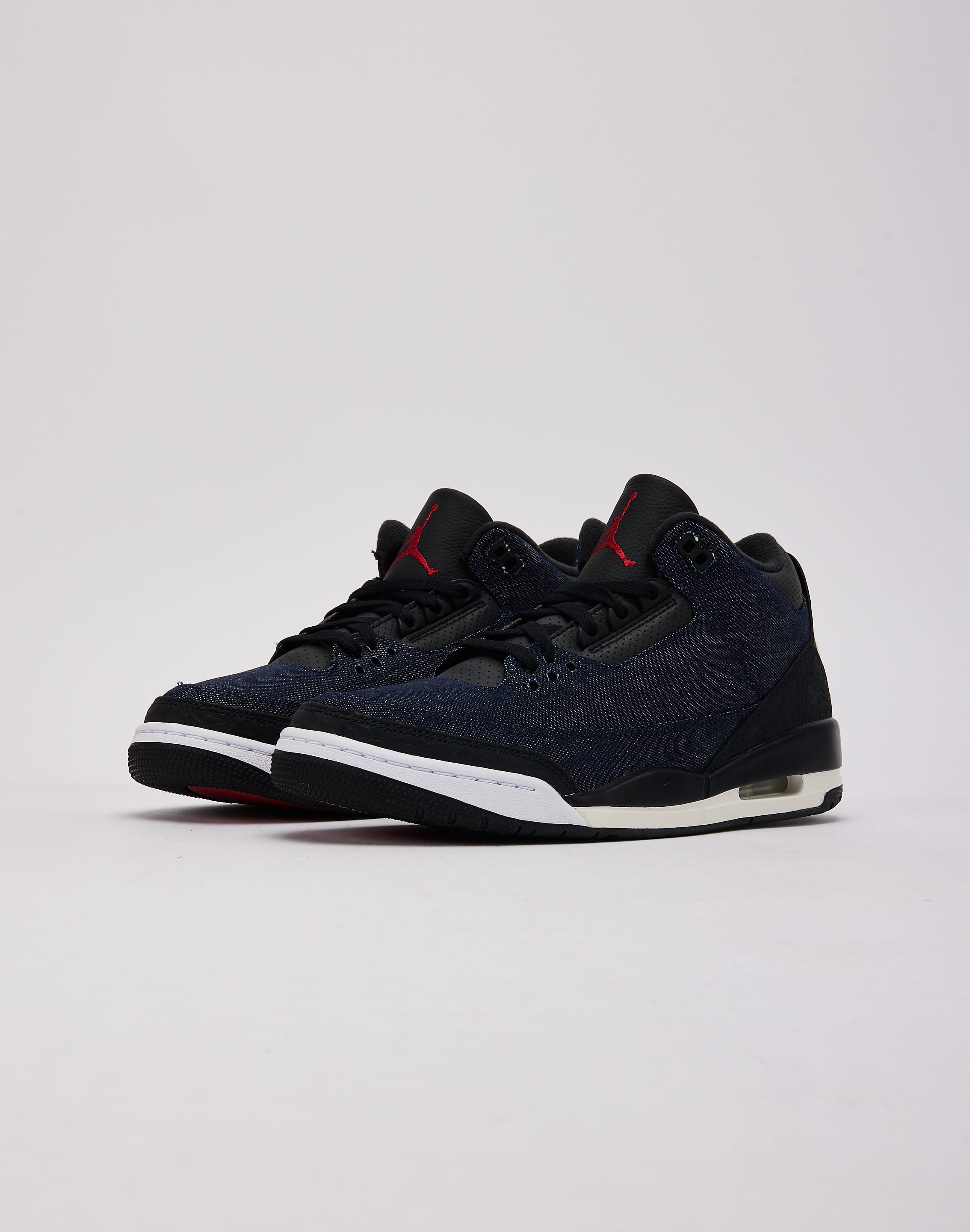 Jordan Air Jordan 3 Retro x Levi's 'Indigo and Gym Red'