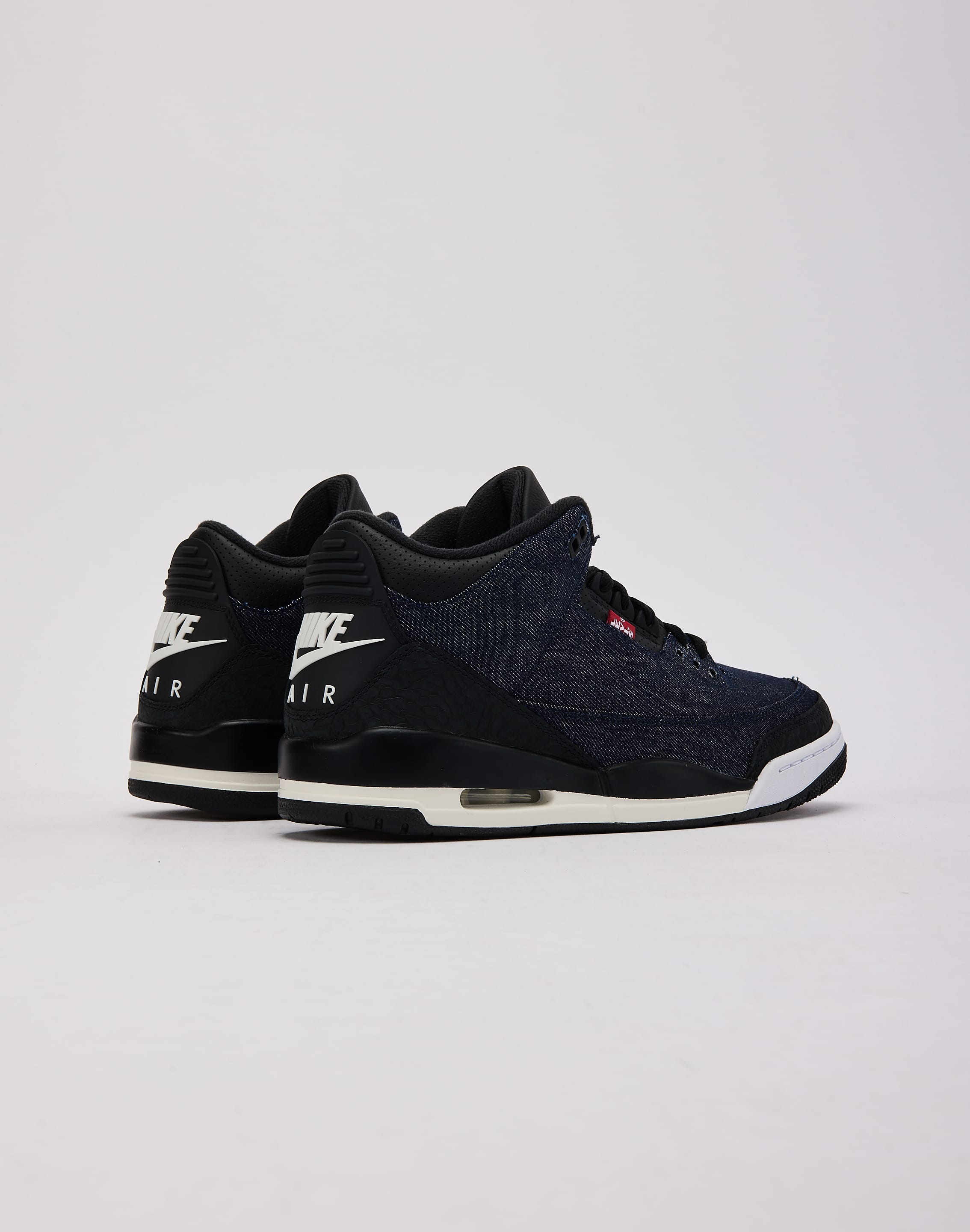 Jordan Air Jordan 3 Retro x Levi's 'Indigo and Gym Red'