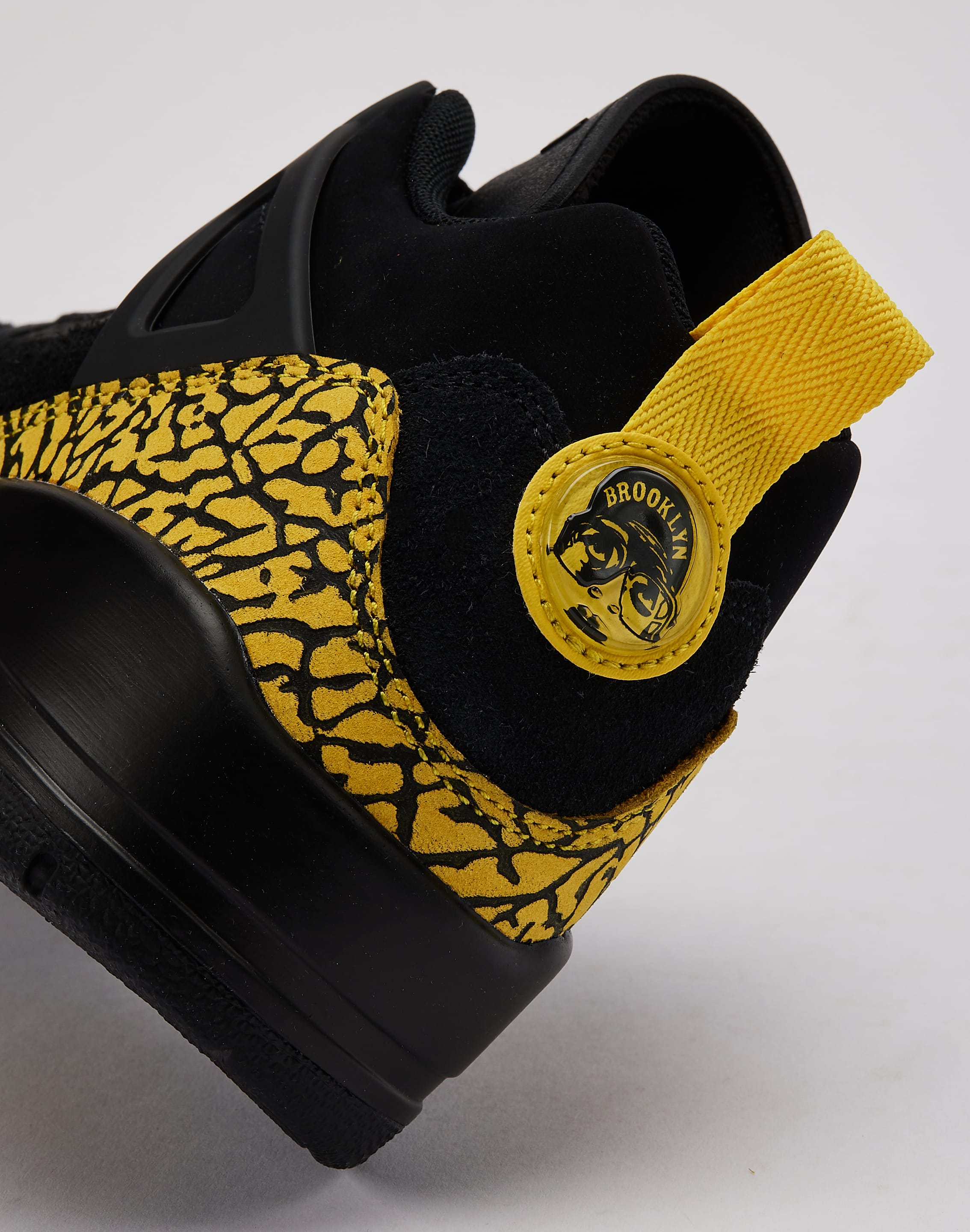 Jordan Spizike Low