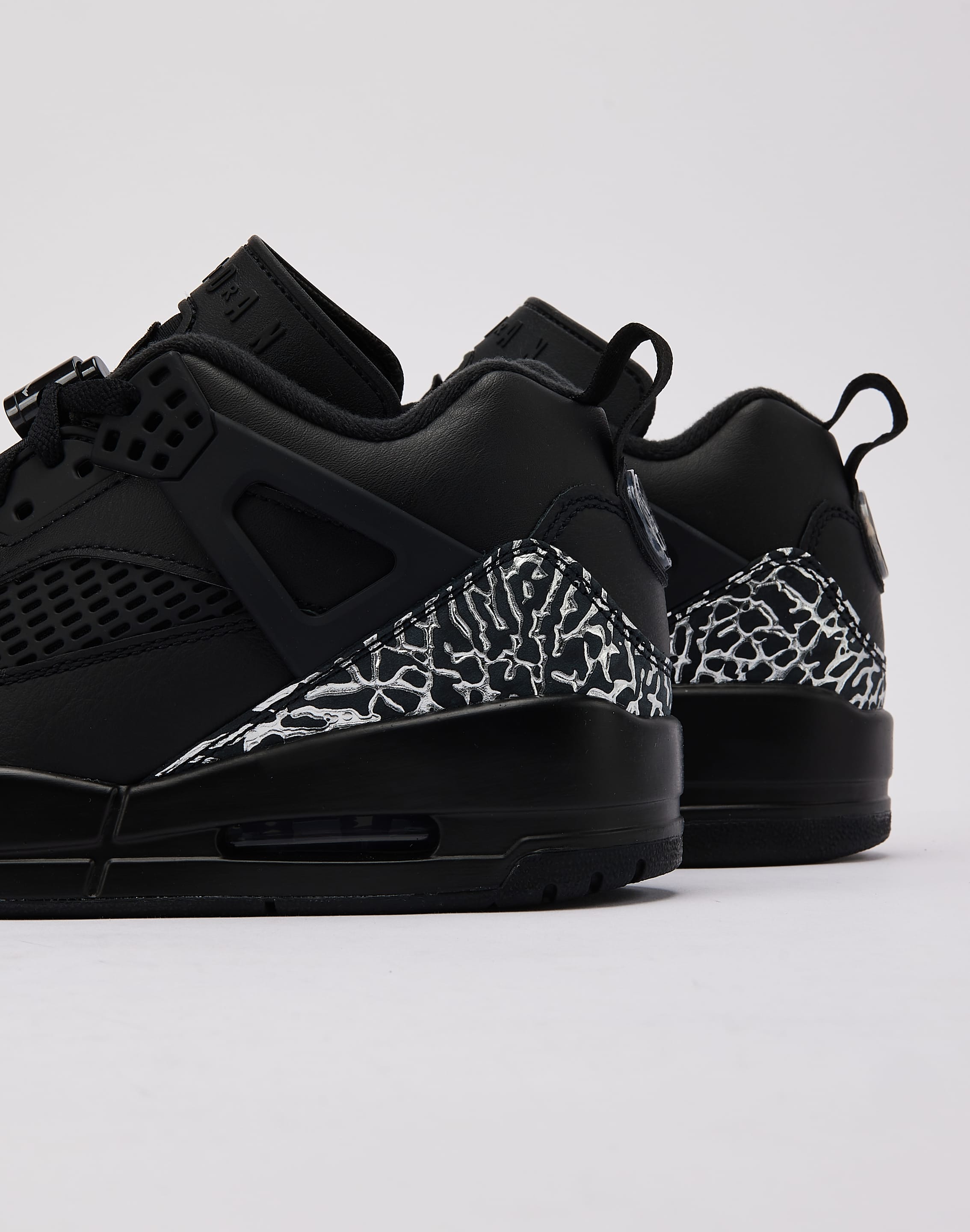 Jordan Spizike Low