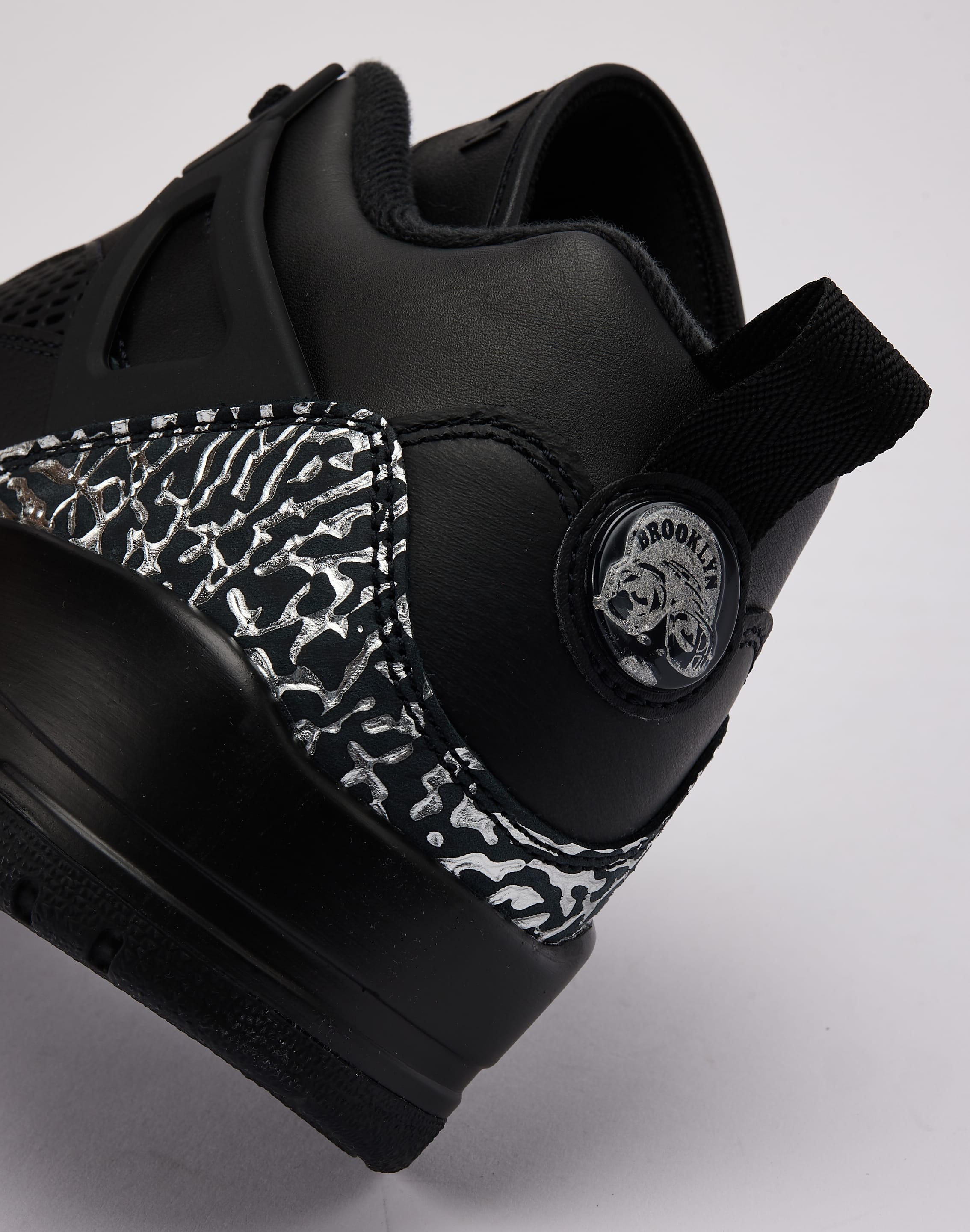 Jordan Spizike Low