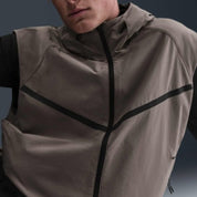 Men's Nike Tech Dri-FIT Woven Windrunner Gilet - Cave Stone/Black