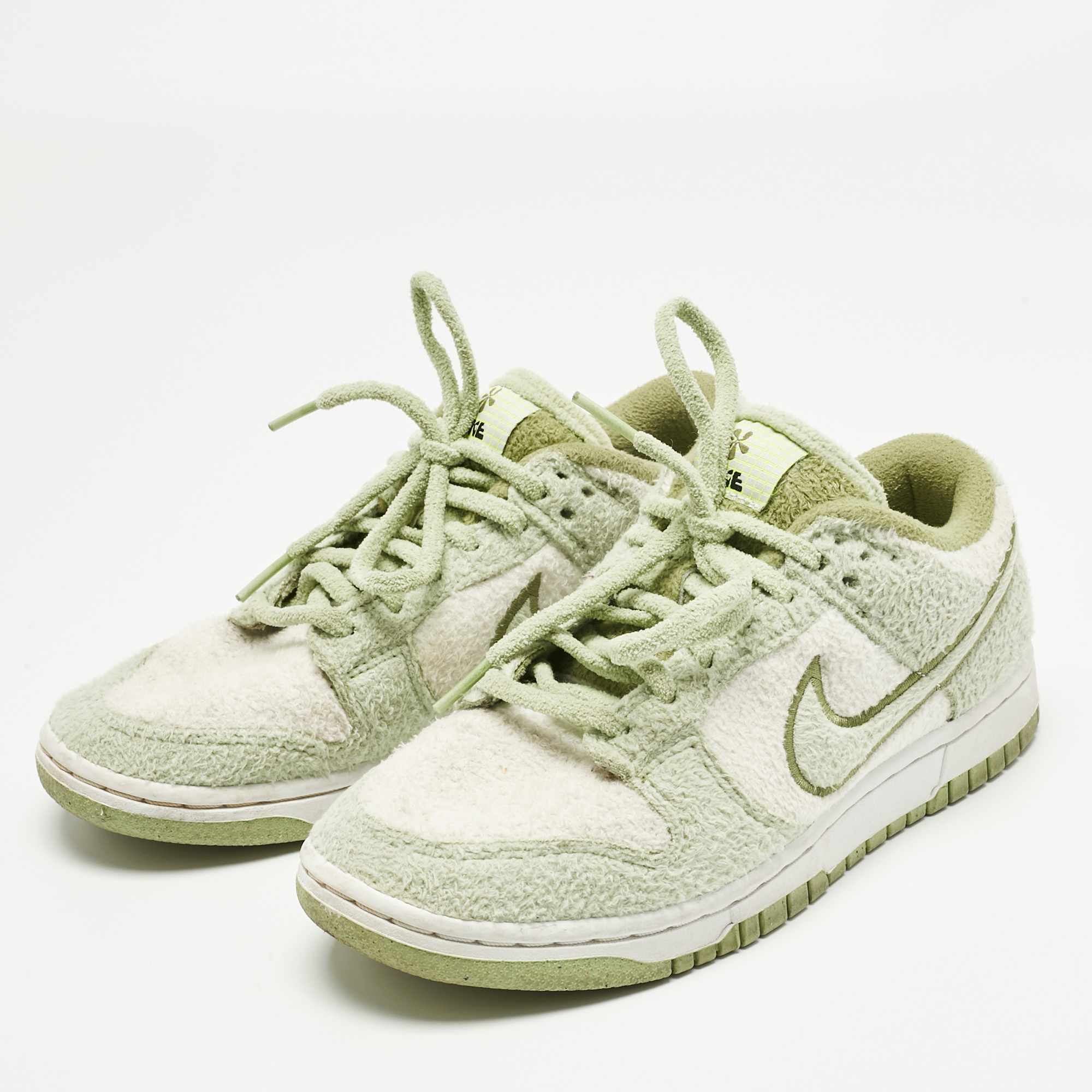 Nike Green/white Cotton Blend Dunk Low Se Cc "fleece Pack Sneakers