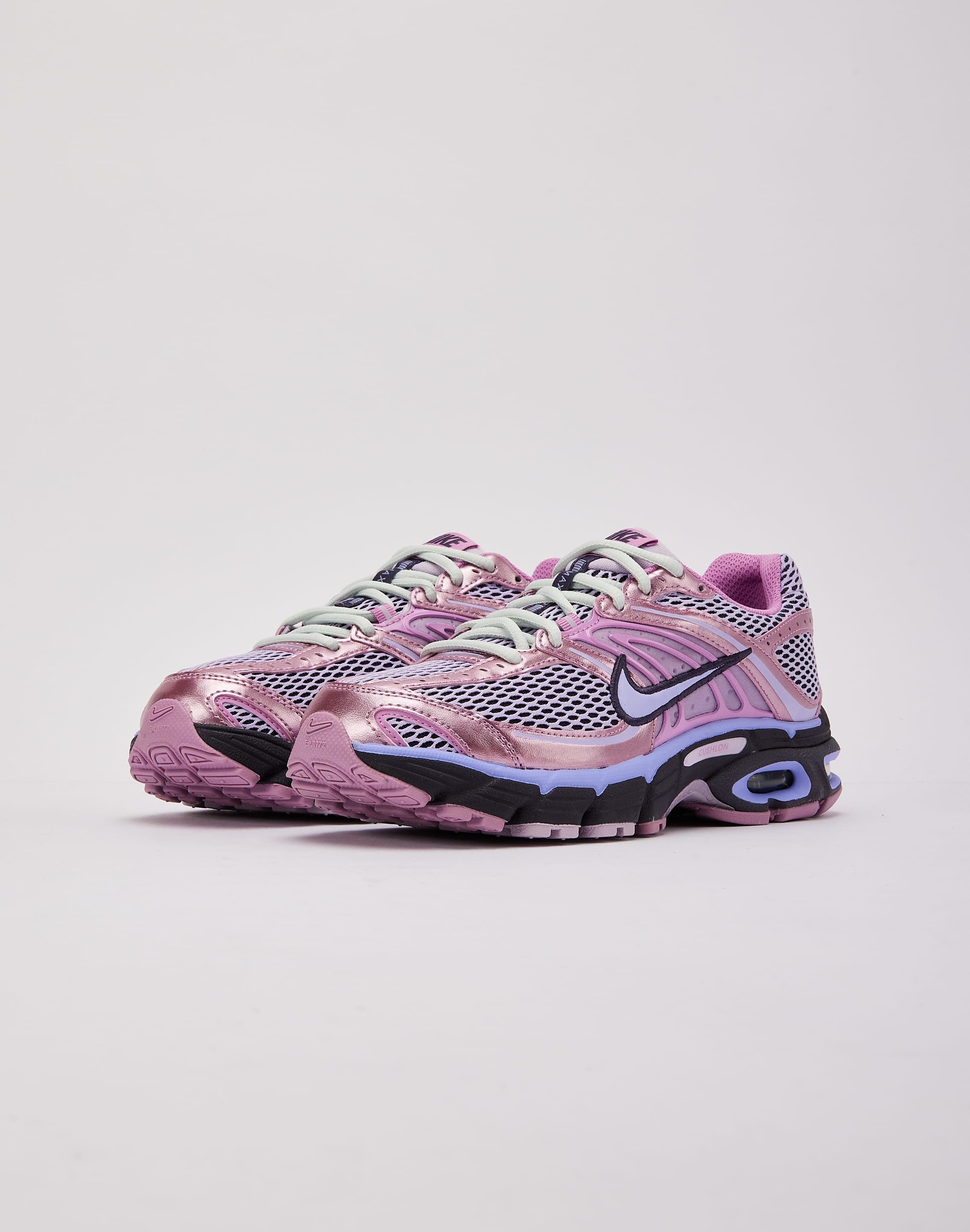 nike_HQ2056_20502_W004.jpg