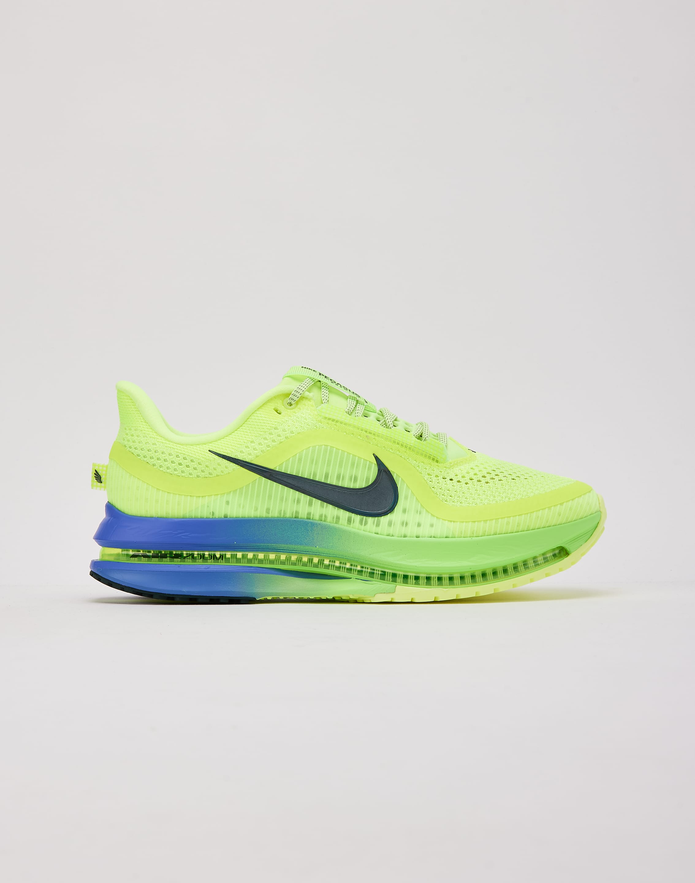 nike_HQ2592_20702_M018.jpg