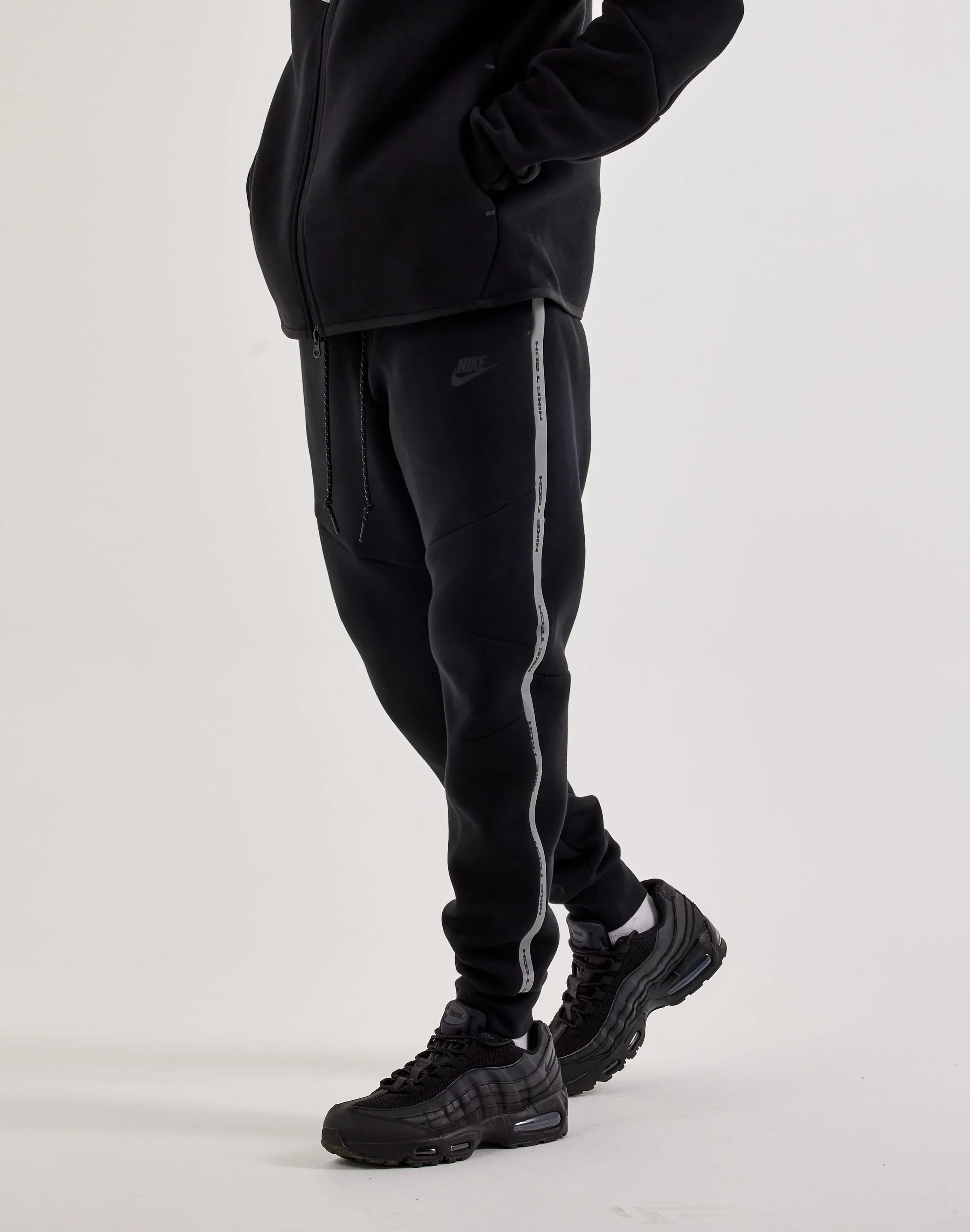 Men's Nike Tech Fleece Joggers with Reflective Accents - Black/Black