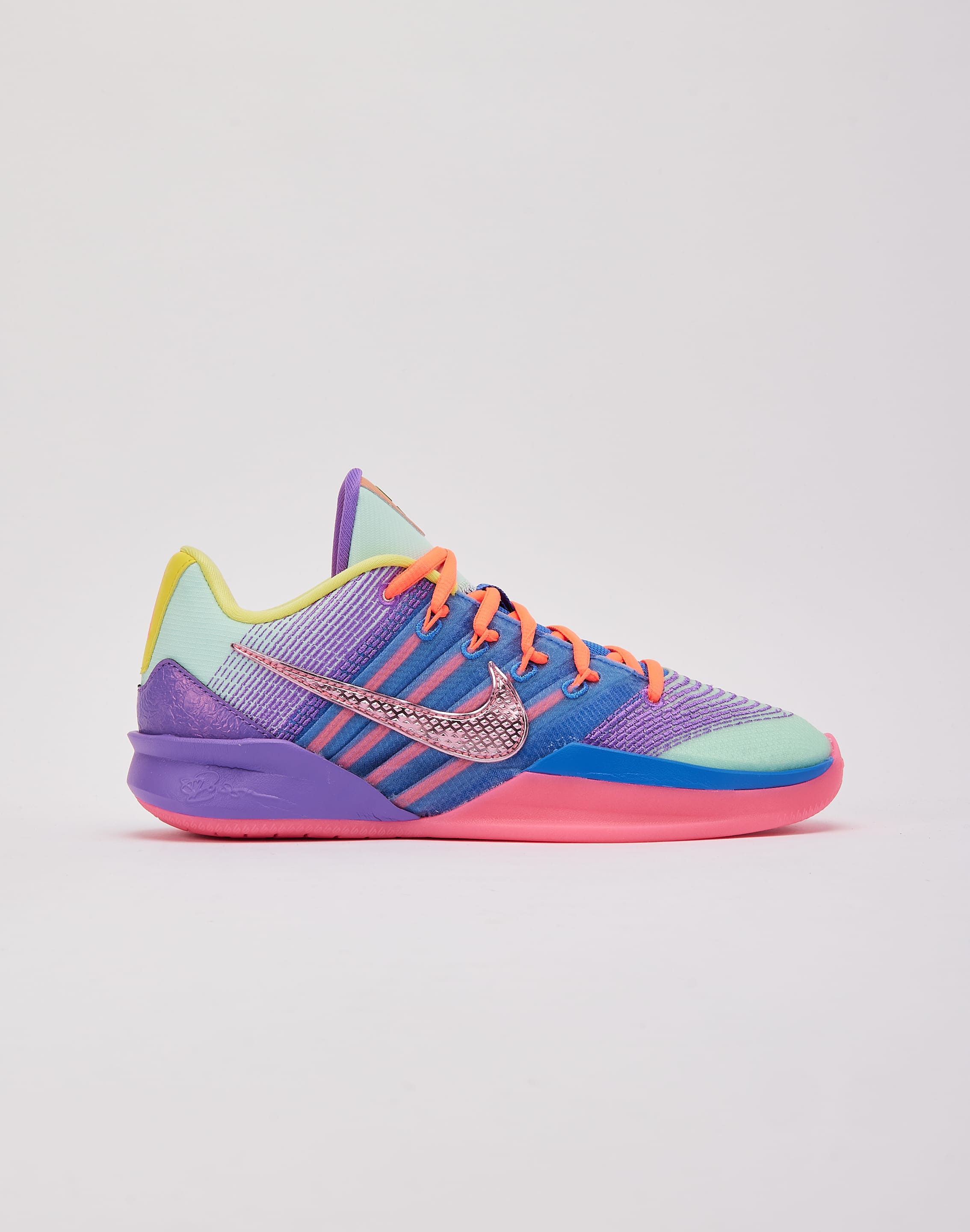 nike_IO7845_20300_W061.jpg