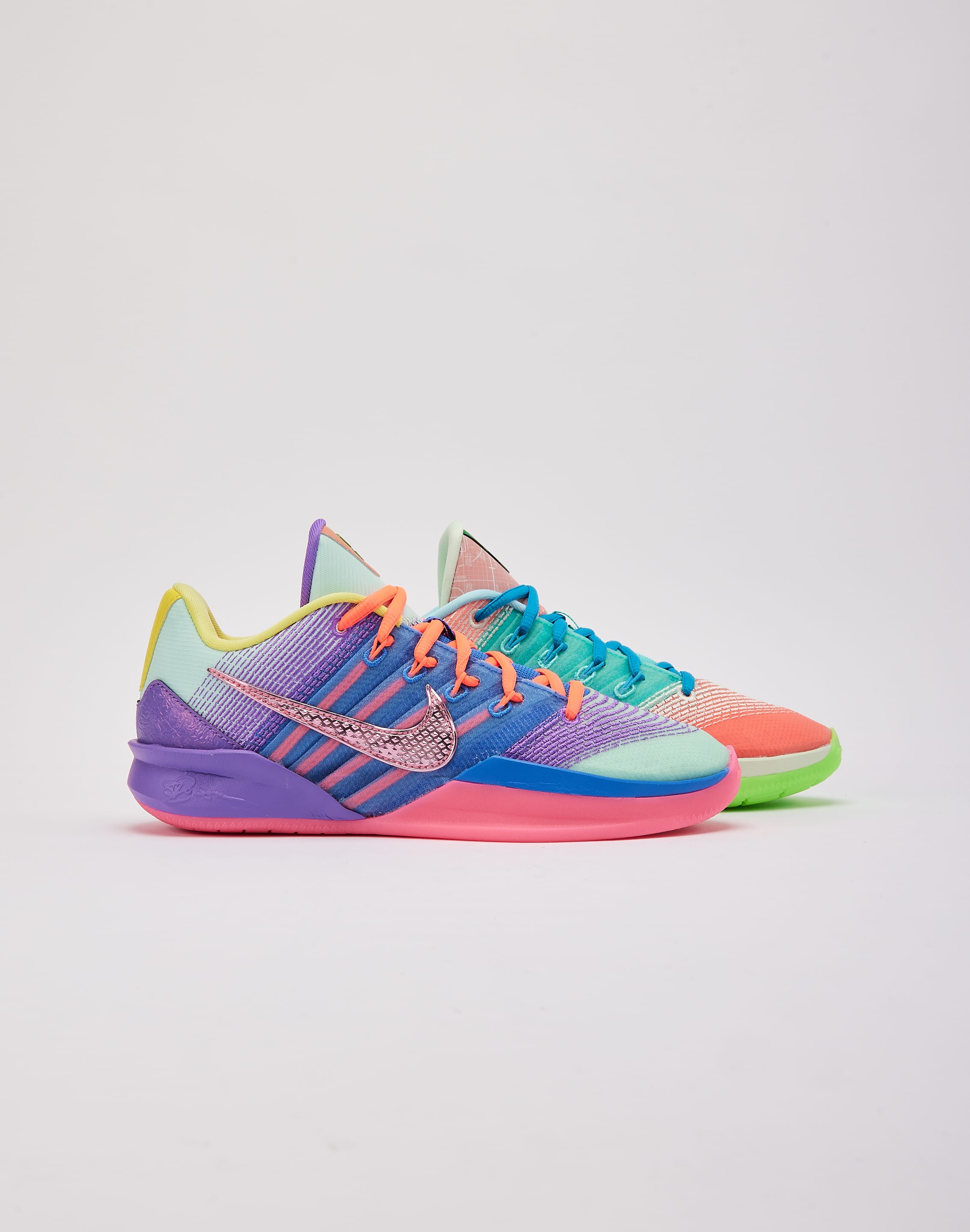 nike_IO7845_20300_W068.jpg