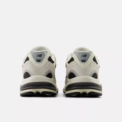 New Balance ABZORB 2010 Men's Sneakers