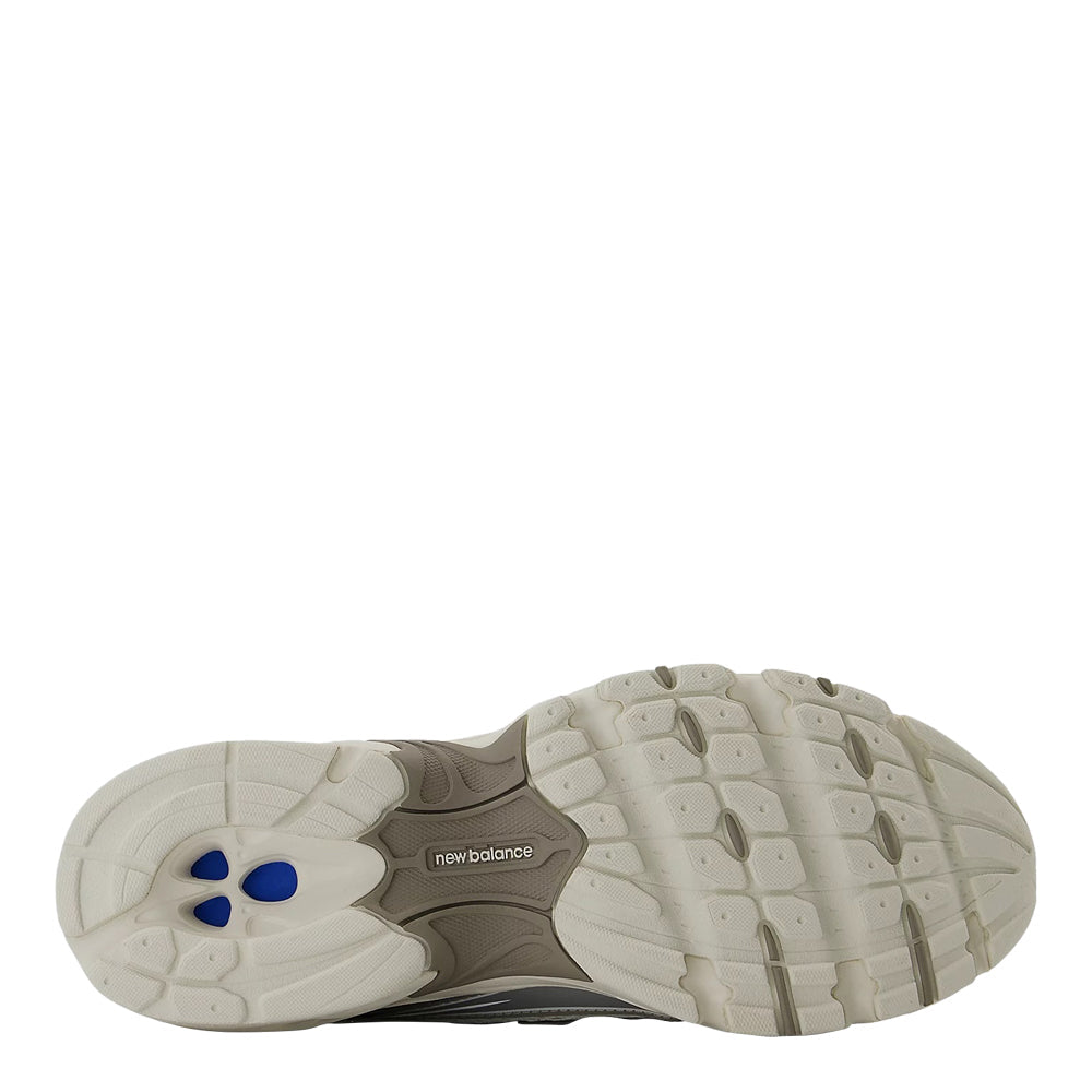 New Balance 740 Sneakers