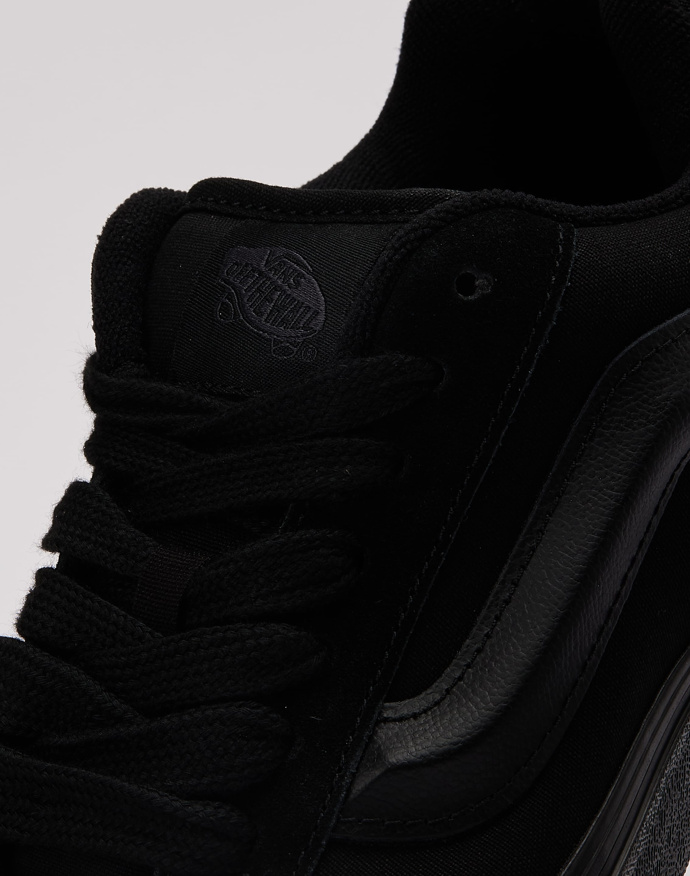 Vans Knu Skool