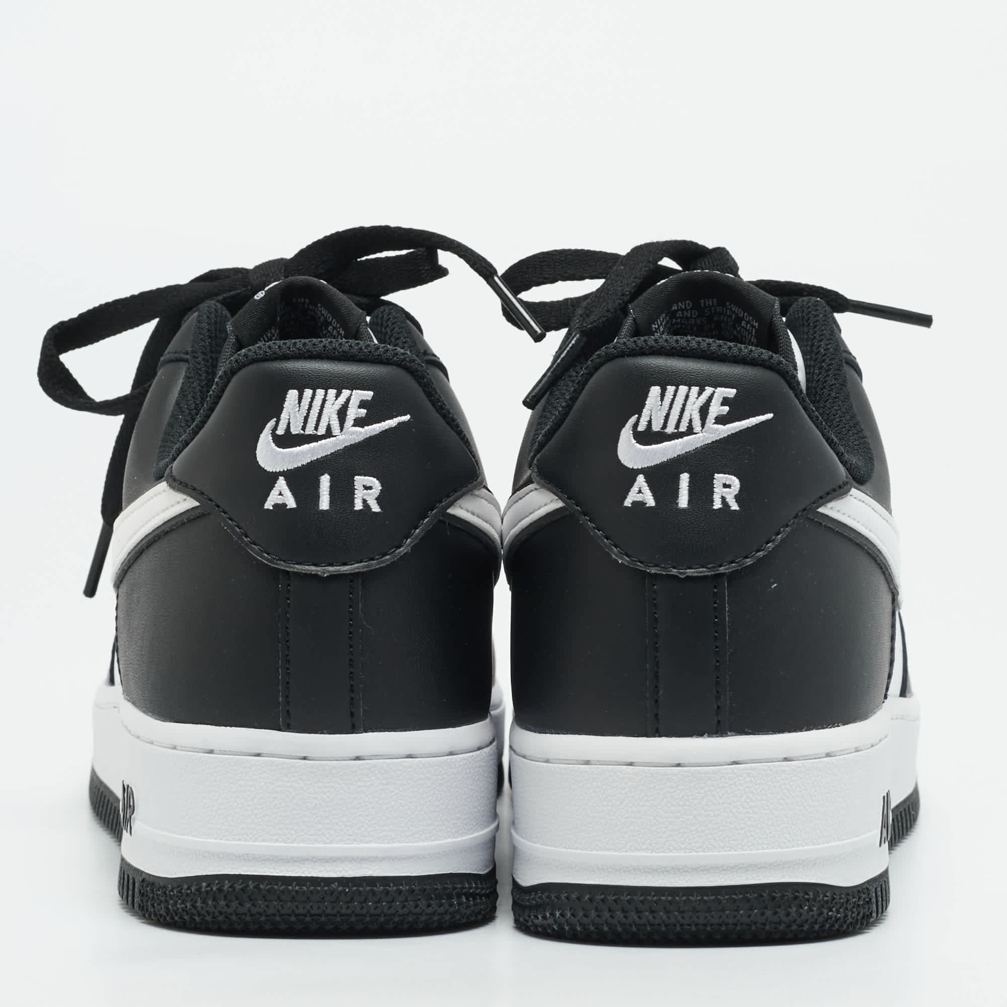 Nike Air Force 1 07 White Swoosh Panda